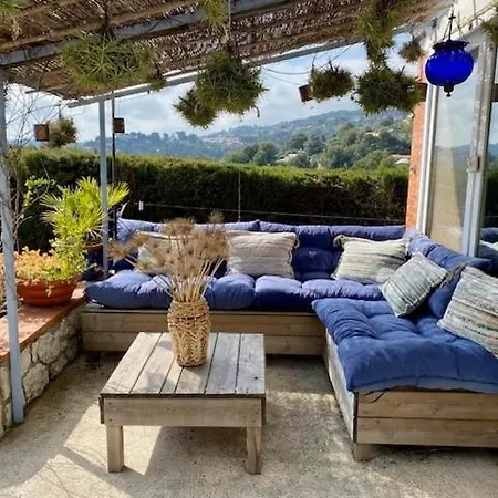 Charming Nicoise House Дом отдыха