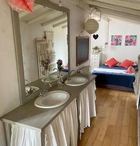 Charming Nicoise House Апартаменты *