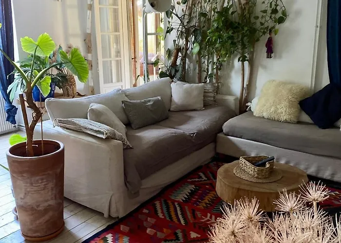 Апартаменты Charming Nicoise House *